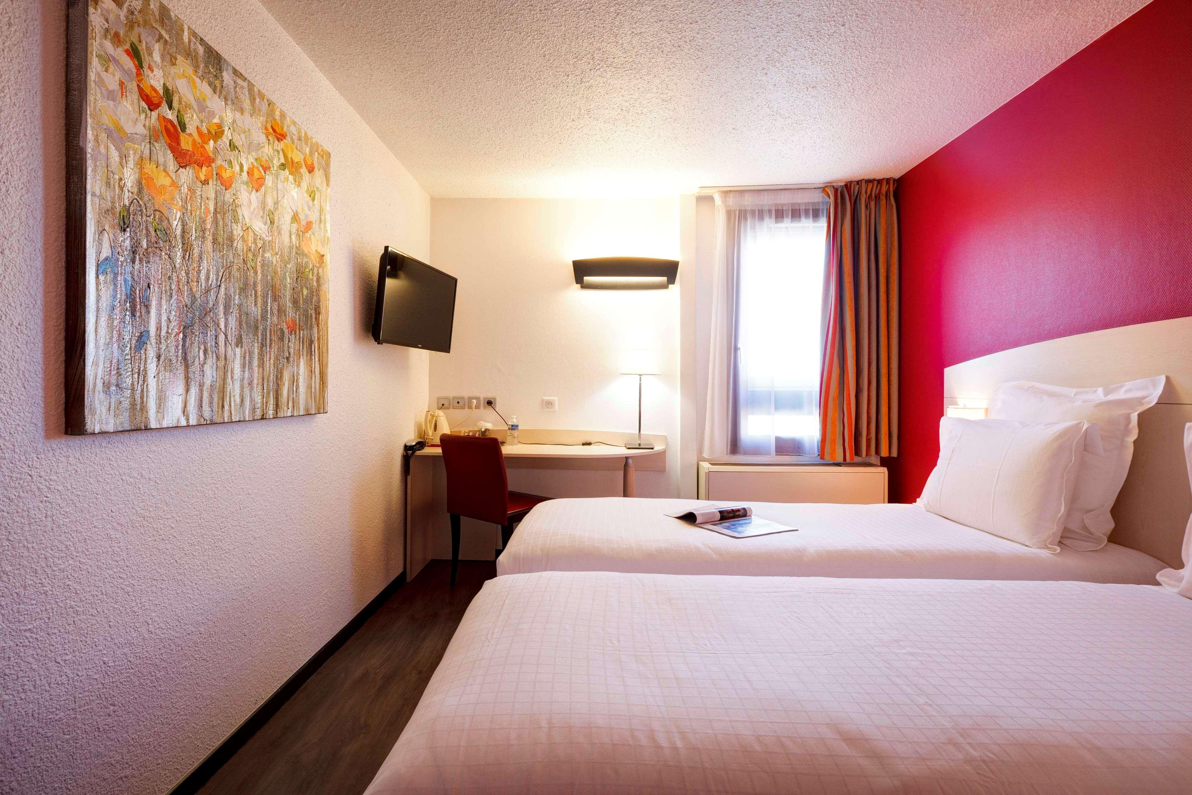Kyriad Lyon Sud Genis Laval Hotel 3*
