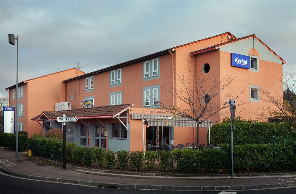 Kyriad Lyon Sud Genis Laval Hotel 3*