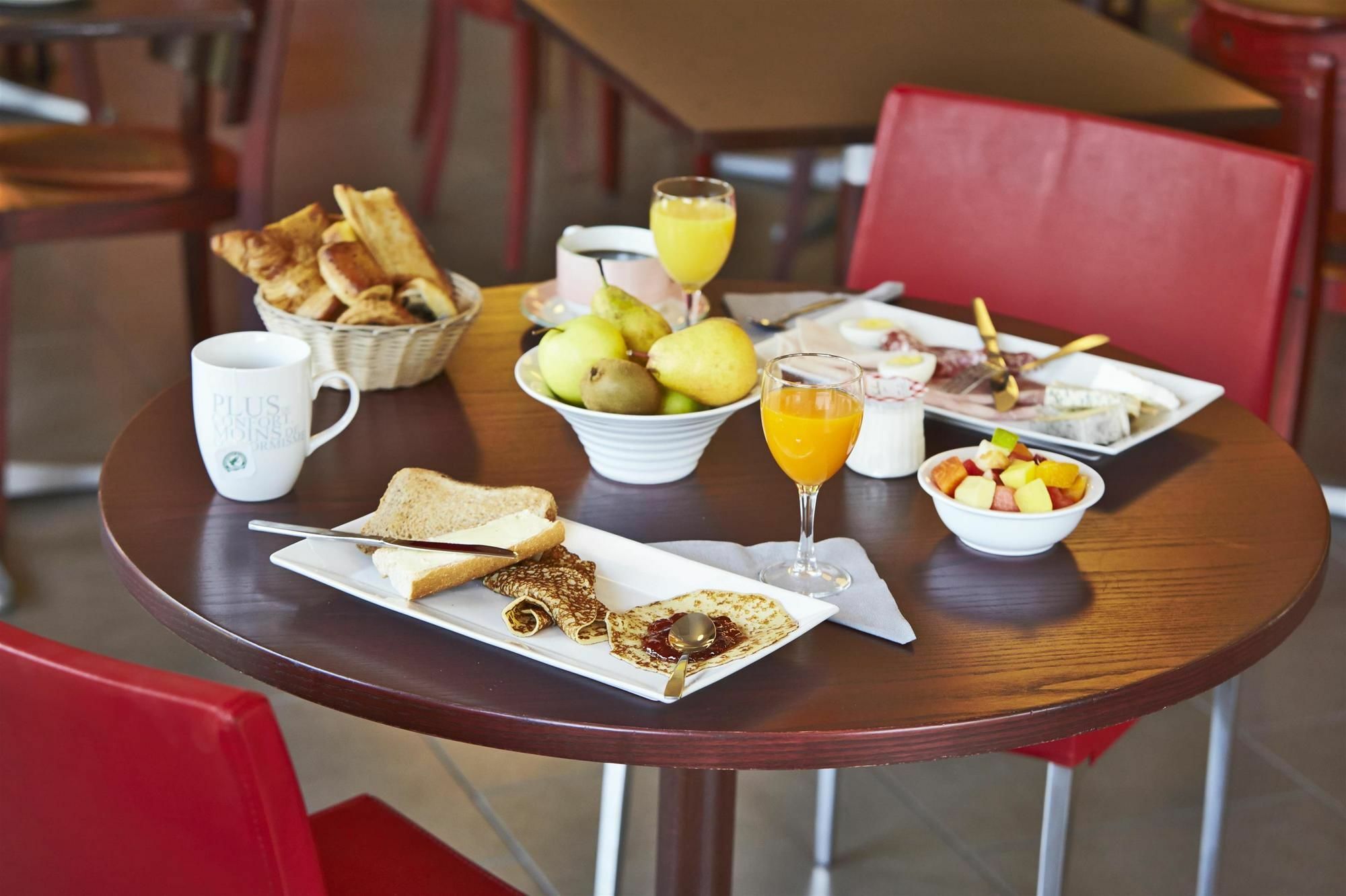 Kyriad Lyon Sud Genis Laval Hotel 3*